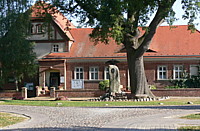 Heimatmuseum im linken Eingang